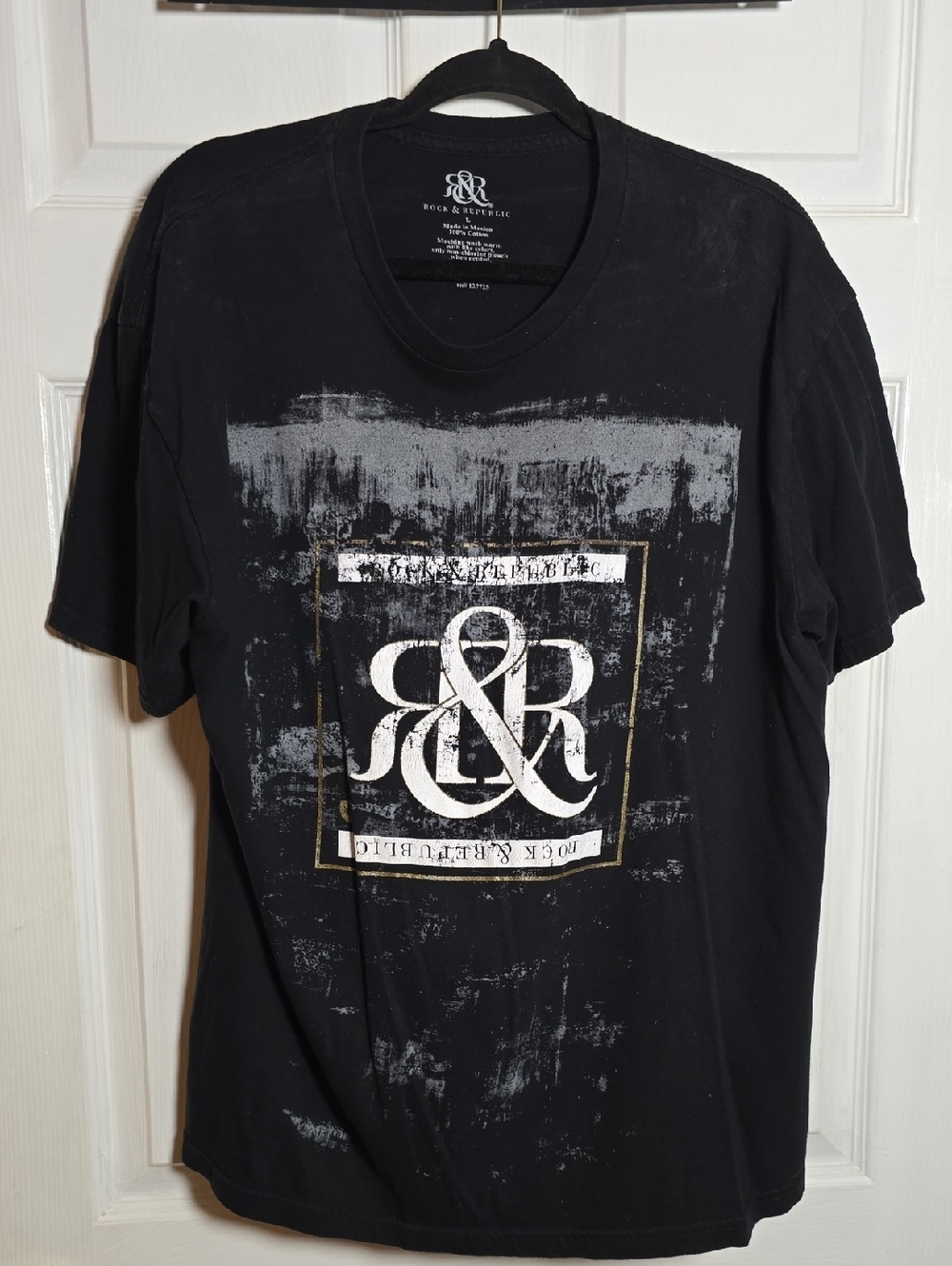 Rock & Republic L Large Black & White Logo & Gold - Small White Mark On Sholder